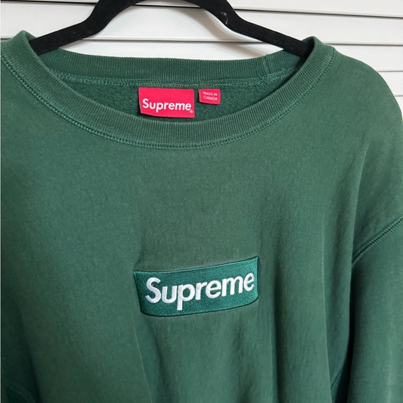 Authentic Supreme Green Hoodie - Picture 3 of 4